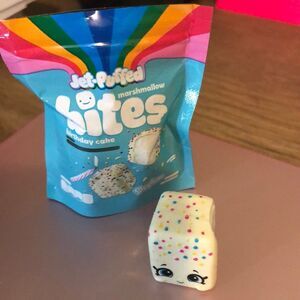 Real littles shopkins snack time minis
